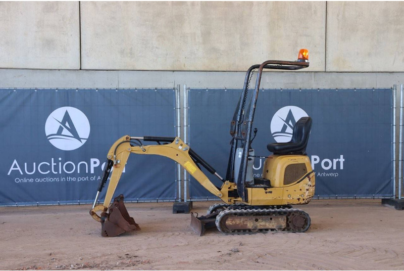 Caterpillar 300.9D - Minigraafmachine: afbeelding 1 Caterpillar 300.9D - Minigraafmachine: afbeelding 1