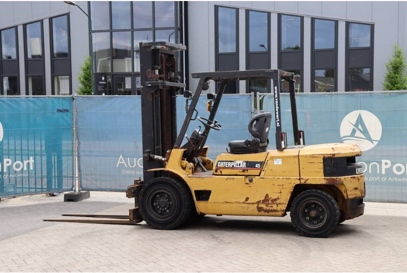 Caterpillar DP45 - Diesel heftruck: afbeelding 3 Caterpillar DP45 - Diesel heftruck: afbeelding 3