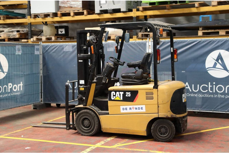 Caterpillar EP25K-PAC - Elektrische heftruck: afbeelding 3 Caterpillar EP25K-PAC - Elektrische heftruck: afbeelding 3