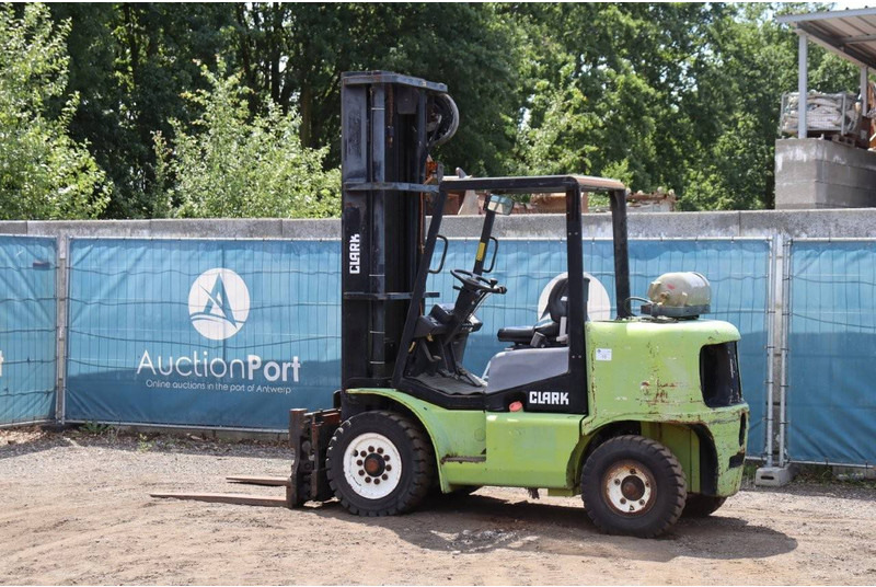 Clark CGP 45 - LPG heftruck: afbeelding 3 Clark CGP 45 - LPG heftruck: afbeelding 3