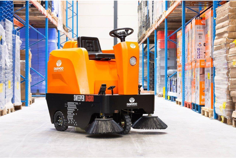 Daewoo DAS80 Zit - Veegwagen: afbeelding 2 Daewoo DAS80 Zit - Veegwagen: afbeelding 2