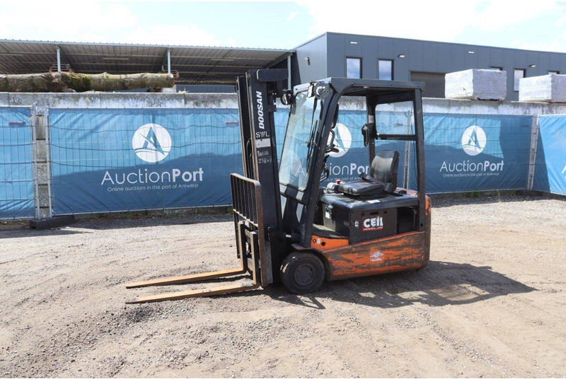 Doosan B15T-5 - Elektrische heftruck: afbeelding 1 Doosan B15T-5 - Elektrische heftruck: afbeelding 1