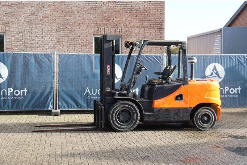 Doosan D45SC-5 - Diesel heftruck: afbeelding 1 Doosan D45SC-5 - Diesel heftruck: afbeelding 1