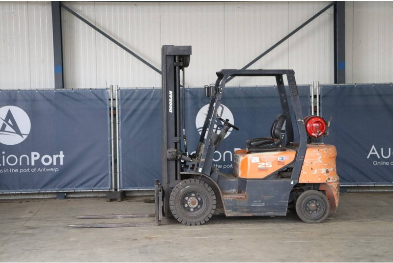 Doosan G25G-5 - LPG heftruck: afbeelding 1 Doosan G25G-5 - LPG heftruck: afbeelding 1
