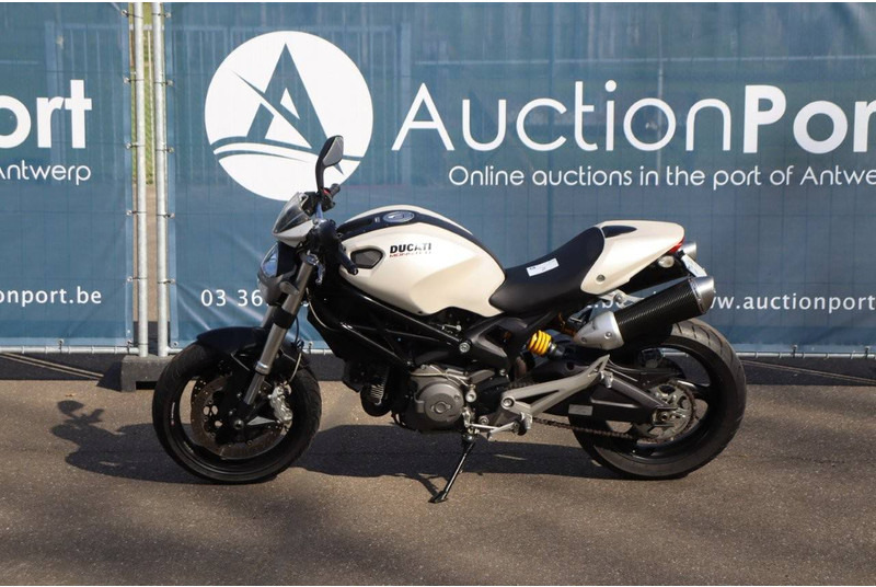 Ducati MONSTER 696 - Motorfiets: afbeelding 2 Ducati MONSTER 696 - Motorfiets: afbeelding 2