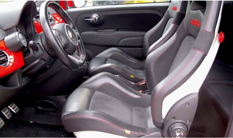 Fiat 500 Abarth Tributo Ferrari (limited 142/200) - Sedan: afbeelding 4 Fiat 500 Abarth Tributo Ferrari (limited 142/200) - Sedan: afbeelding 4