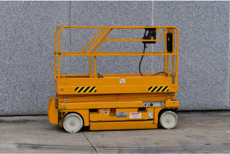 Haulotte Compact 8 - Schaarlift: afbeelding 1 Haulotte Compact 8 - Schaarlift: afbeelding 1