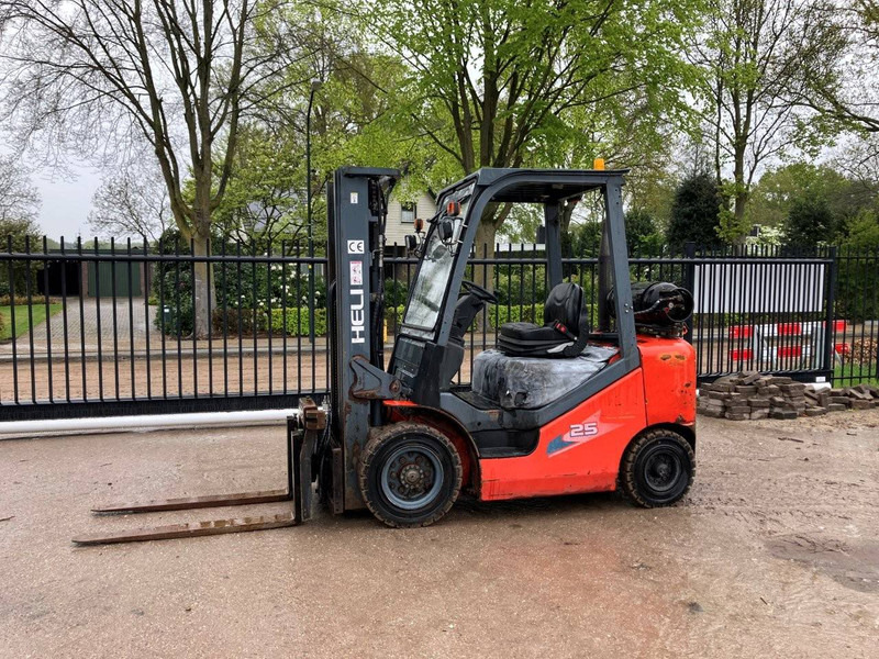 Heli 25 - LPG heftruck: afbeelding 1 Heli 25 - LPG heftruck: afbeelding 1