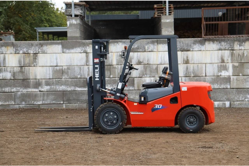 Heli CPCD30 - Diesel heftruck: afbeelding 2 Heli CPCD30 - Diesel heftruck: afbeelding 2