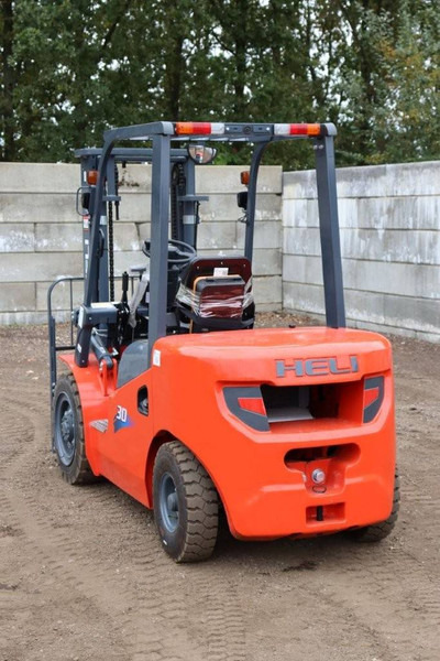 Heli CPCD30 - Diesel heftruck: afbeelding 4 Heli CPCD30 - Diesel heftruck: afbeelding 4
