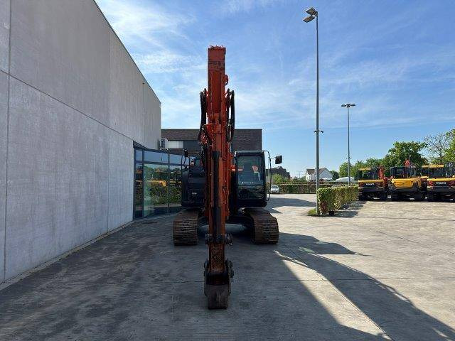 Hitachi ZX225USLC-6 - Rupsgraafmachine: afbeelding 2 Hitachi ZX225USLC-6 - Rupsgraafmachine: afbeelding 2