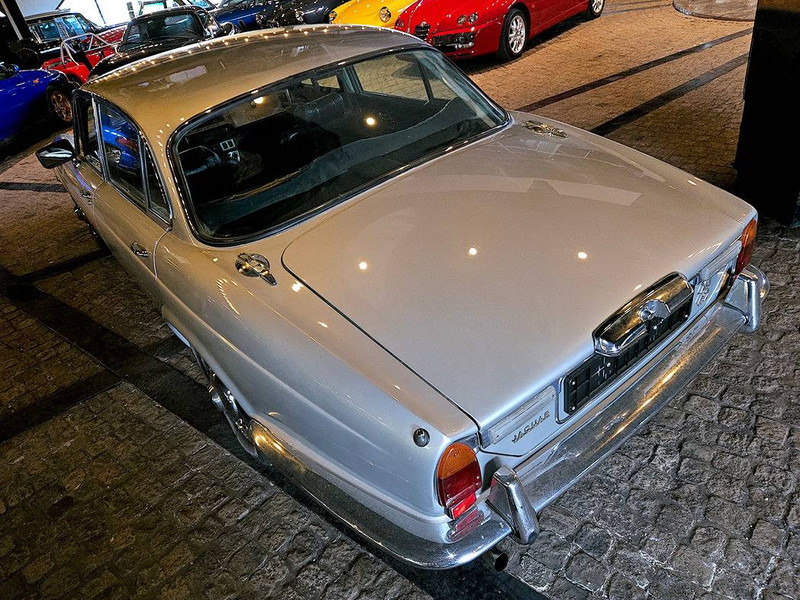 Jaguar XJ (series II) 4.2 Automatic - Sedan: afbeelding 3 Jaguar XJ (series II) 4.2 Automatic - Sedan: afbeelding 3