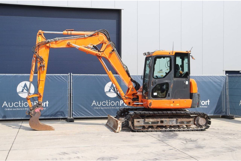 Komatsu PC80MR-3 - Rupsgraafmachine: afbeelding 1 Komatsu PC80MR-3 - Rupsgraafmachine: afbeelding 1