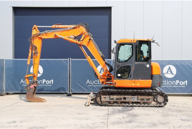 Komatsu PC80MR-3 - Rupsgraafmachine: afbeelding 2 Komatsu PC80MR-3 - Rupsgraafmachine: afbeelding 2