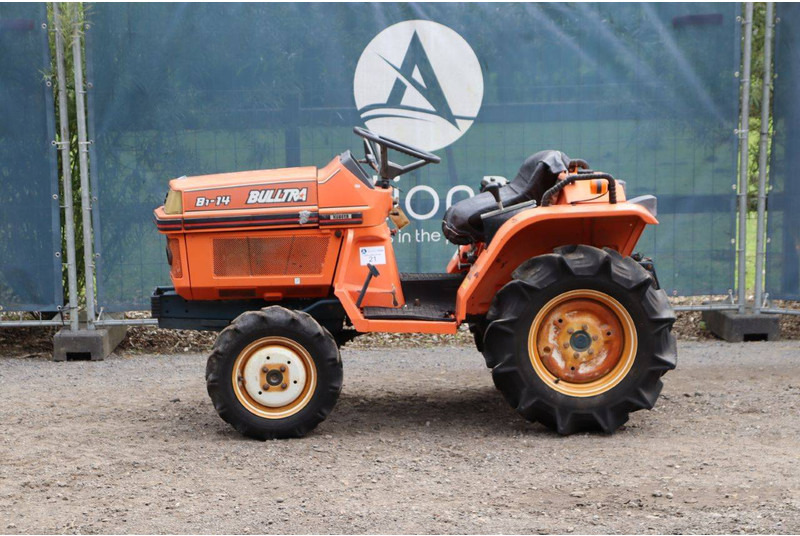 Kubota B1-14 Bulltra - Tractor: afbeelding 2 Kubota B1-14 Bulltra - Tractor: afbeelding 2
