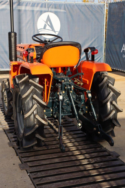 Tractor Kubota B1400DT: afbeelding 18