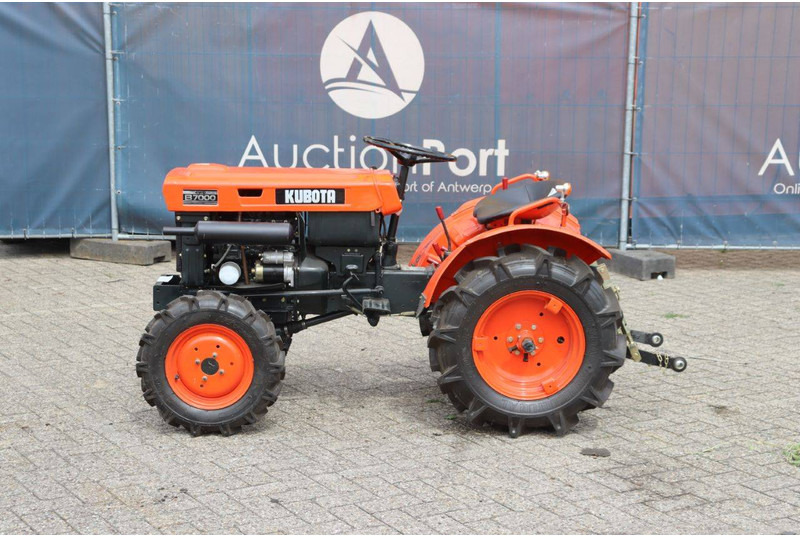 Kubota B7000 - Tractor: afbeelding 2 Kubota B7000 - Tractor: afbeelding 2