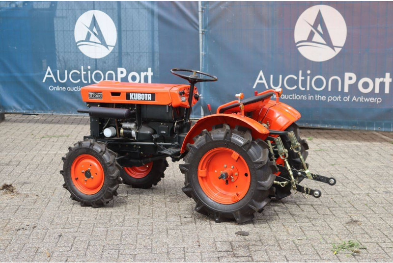 Kubota B7000 - Tractor: afbeelding 3 Kubota B7000 - Tractor: afbeelding 3