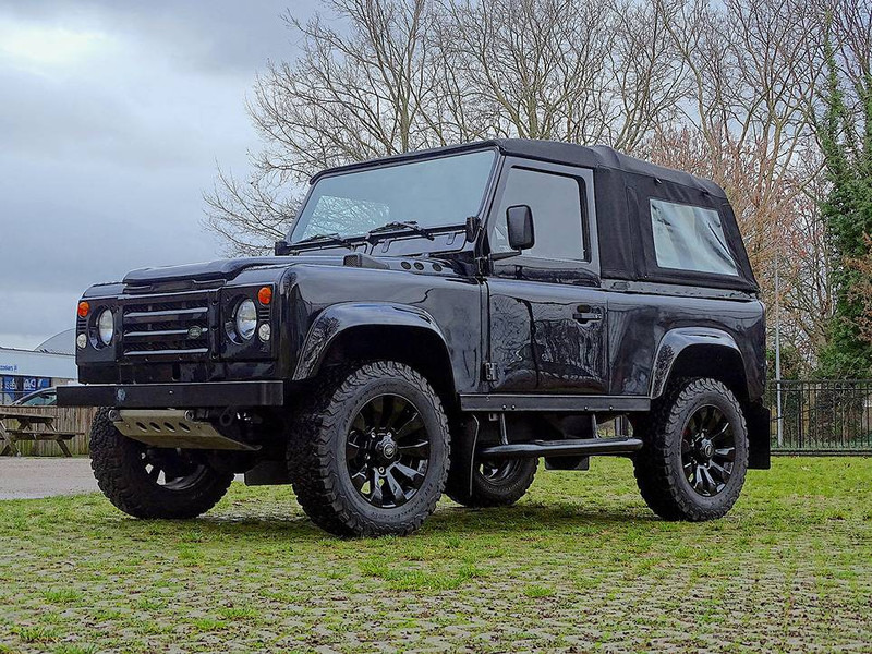 Land Rover 'Ninety' Convertible _ V8 - Sedan: afbeelding 1 Land Rover 'Ninety' Convertible _ V8 - Sedan: afbeelding 1