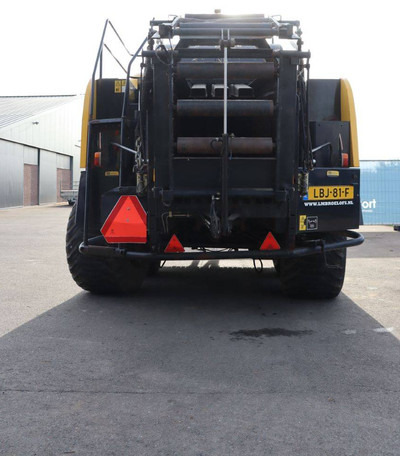 New Holland BB9060 - Landbouwmachine: afbeelding 5 New Holland BB9060 - Landbouwmachine: afbeelding 5