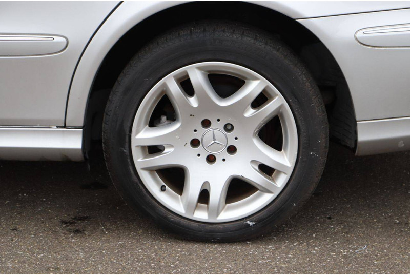 Personenwagen Mercedes-Benz E-Klasse E500 4-MATIC: afbeelding 16 Personenwagen Mercedes-Benz E-Klasse E500 4-MATIC: afbeelding 16