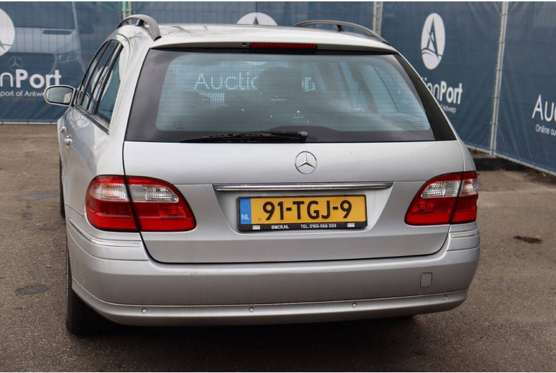 Personenwagen Mercedes-Benz E-Klasse E500 4-MATIC: afbeelding 17 Personenwagen Mercedes-Benz E-Klasse E500 4-MATIC: afbeelding 17