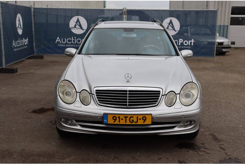 Personenwagen Mercedes-Benz E-Klasse E500 4-MATIC: afbeelding 8 Personenwagen Mercedes-Benz E-Klasse E500 4-MATIC: afbeelding 8