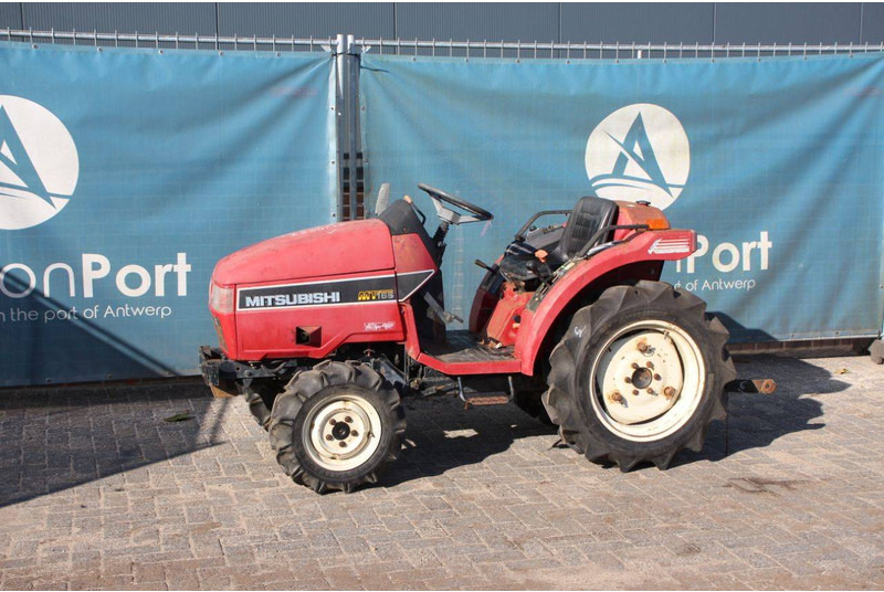 Mitsubishi MT165 - Tractor: afbeelding 1 Mitsubishi MT165 - Tractor: afbeelding 1