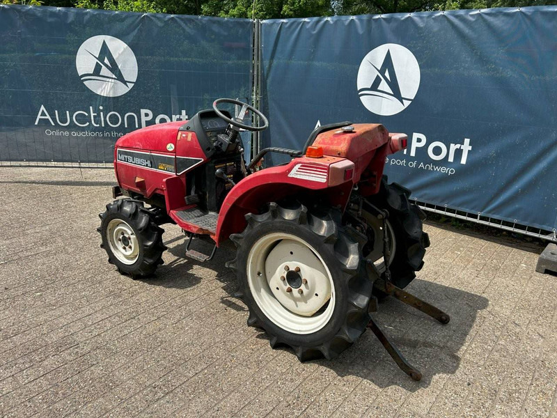 Mitsubishi MT165 - Tractor: afbeelding 2 Mitsubishi MT165 - Tractor: afbeelding 2