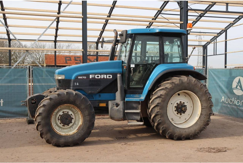 New Holland 8670 - Tractor: afbeelding 1 New Holland 8670 - Tractor: afbeelding 1