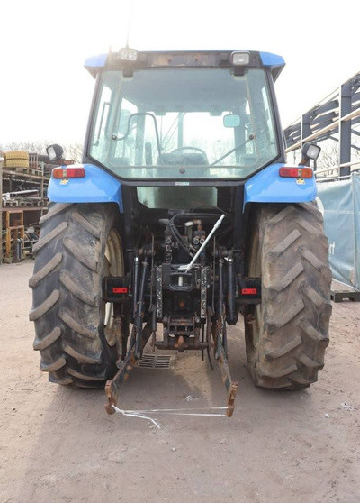 New Holland TS100 - Tractor: afbeelding 4 New Holland TS100 - Tractor: afbeelding 4