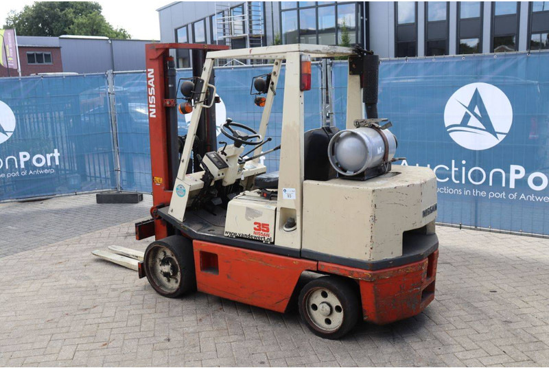 Nissan KCUGH02F350 - LPG heftruck: afbeelding 4 Nissan KCUGH02F350 - LPG heftruck: afbeelding 4