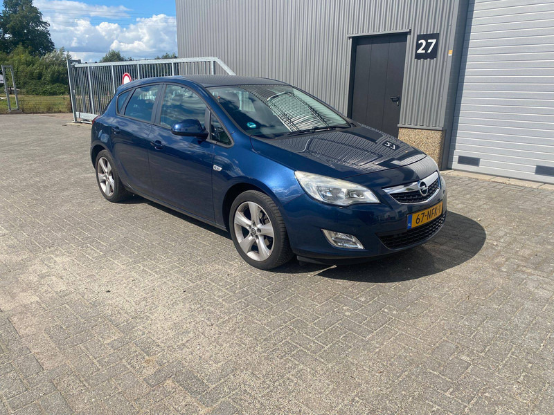 Opel Astra 1.6 - Sedan: afbeelding 5 Opel Astra 1.6 - Sedan: afbeelding 5