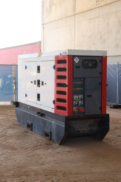 SDMO R220C3 - Industrie generator: afbeelding 4 SDMO R220C3 - Industrie generator: afbeelding 4