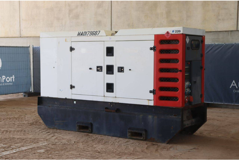 SDMO R220C3 - Industrie generator: afbeelding 3 SDMO R220C3 - Industrie generator: afbeelding 3
