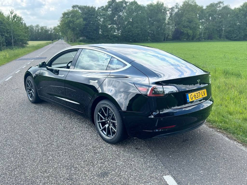 Tesla Model 3 - Sedan: afbeelding 5 Tesla Model 3 - Sedan: afbeelding 5