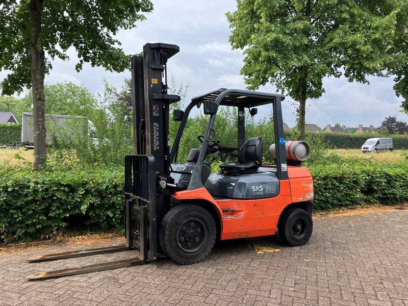 Toyota 02-7FGF30 - LPG heftruck: afbeelding 1 Toyota 02-7FGF30 - LPG heftruck: afbeelding 1