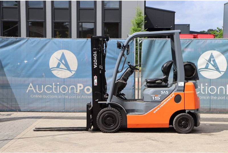 Toyota 02-8FGF18 - LPG heftruck: afbeelding 2 Toyota 02-8FGF18 - LPG heftruck: afbeelding 2