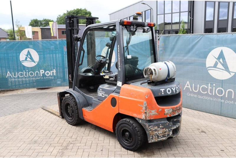 Toyota 02-8FGF30 - LPG heftruck: afbeelding 4 Toyota 02-8FGF30 - LPG heftruck: afbeelding 4