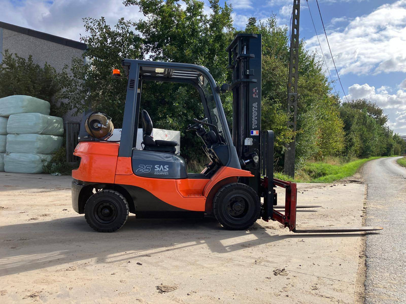 Toyota 42-7FGF25 - LPG heftruck: afbeelding 3 Toyota 42-7FGF25 - LPG heftruck: afbeelding 3