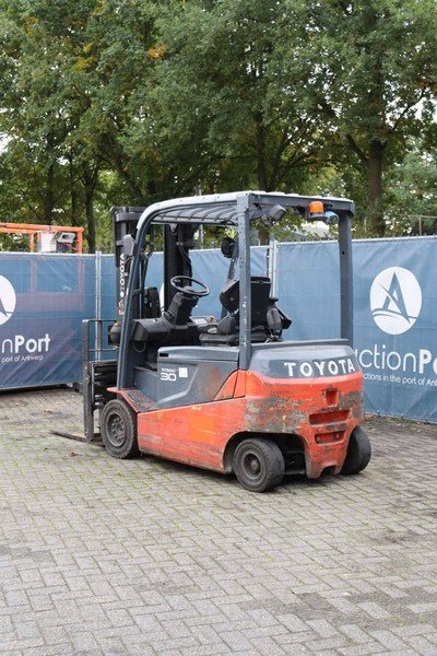 Toyota 8FBMT30 - Elektrische heftruck: afbeelding 4 Toyota 8FBMT30 - Elektrische heftruck: afbeelding 4