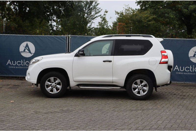 Toyota Land Cruiser - Sedan: afbeelding 2 Toyota Land Cruiser - Sedan: afbeelding 2