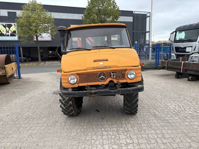Unimog U600 - Kraanwagen: afbeelding 2 Unimog U600 - Kraanwagen: afbeelding 2