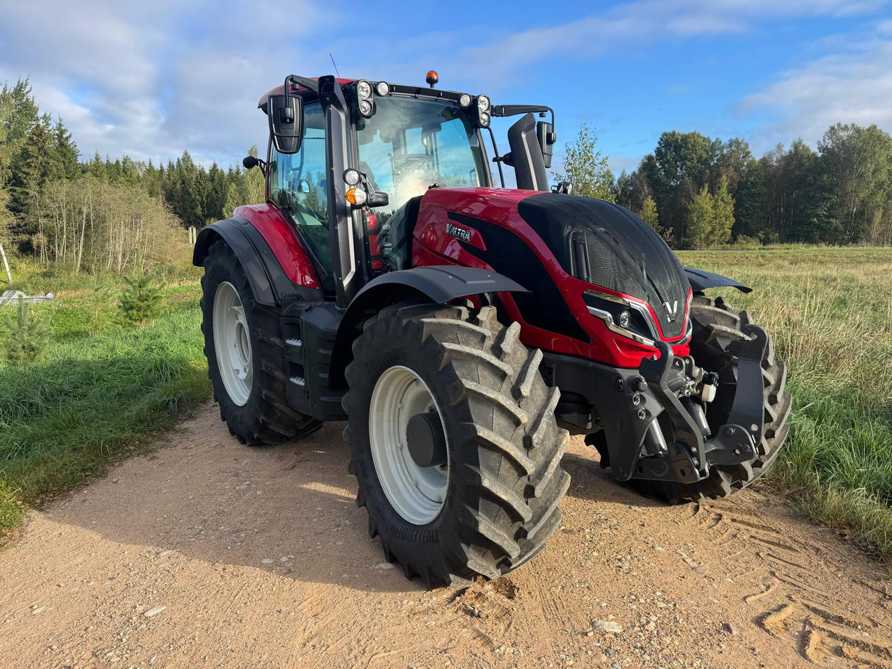 Valtra T255 - Tractor: afbeelding 2 Valtra T255 - Tractor: afbeelding 2