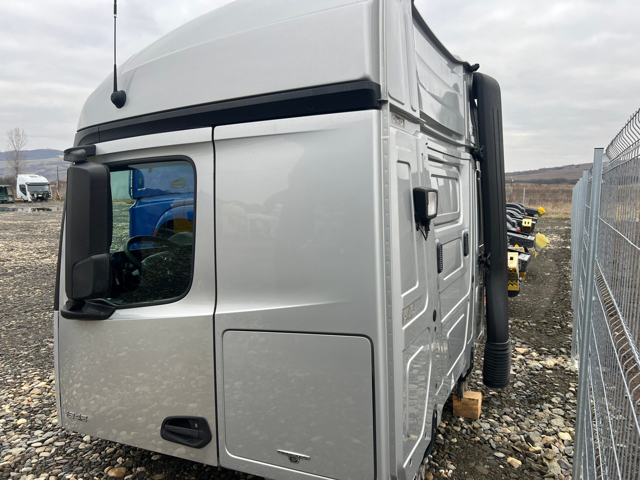 CABINA MERCEDES ACTROS MP4 STREAMSPACE 2.5 - Cabine voor Vrachtwagen: afbeelding 4 CABINA MERCEDES ACTROS MP4 STREAMSPACE 2.5 - Cabine voor Vrachtwagen: afbeelding 4