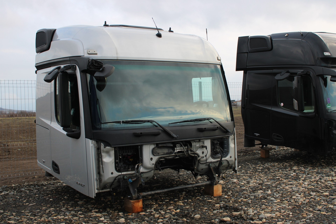 CABINA MERCEDES ACTROS MP4 STREAMSPACE 2.5 - Cabine voor Vrachtwagen: afbeelding 2 CABINA MERCEDES ACTROS MP4 STREAMSPACE 2.5 - Cabine voor Vrachtwagen: afbeelding 2