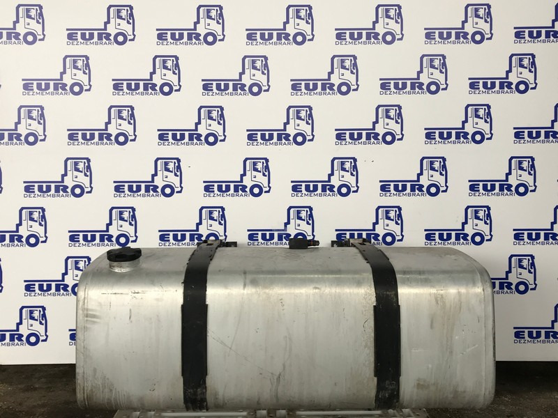 REZERVOR COMBUSTIBIL VOLVO MEGA L=142CM l=70CM H=58CM 20504492, 21516477 - Brandstoftank voor Vrachtwagen: afbeelding 1 REZERVOR COMBUSTIBIL VOLVO MEGA L=142CM l=70CM H=58CM 20504492, 21516477 - Brandstoftank voor Vrachtwagen: afbeelding 1