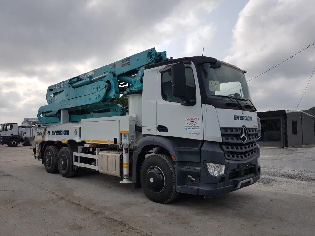 Mercedes-Benz 3343 P - Betonpomp: afbeelding 2 Mercedes-Benz 3343 P - Betonpomp: afbeelding 2