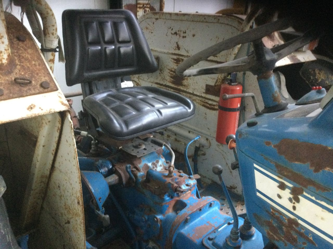 Ford 4000 - Tractor: afbeelding 3 Ford 4000 - Tractor: afbeelding 3