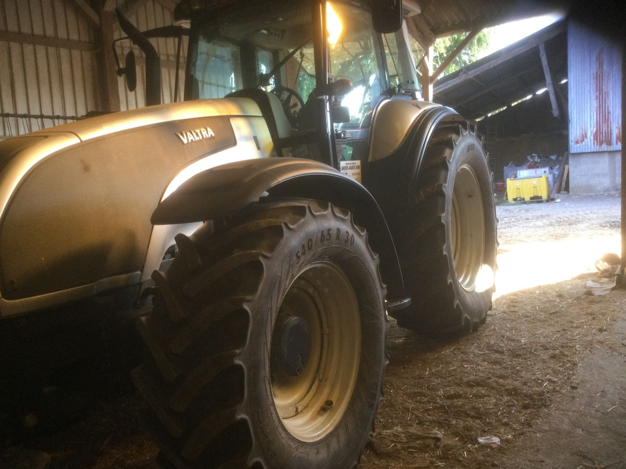 Valtra T190 - Tractor: afbeelding 1 Valtra T190 - Tractor: afbeelding 1